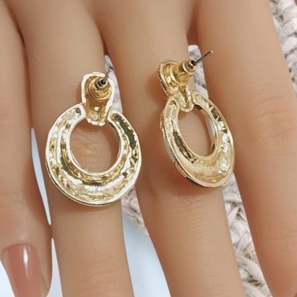 Vintage Earring Lot Floral, Twisted, Oval Doorknocker - Picture 12 of 12